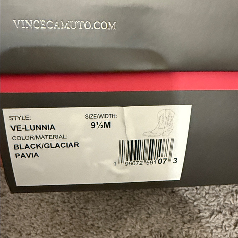 Vince Camuto Black and Red Box new w/out tags . price is negotiable ❤️🎉